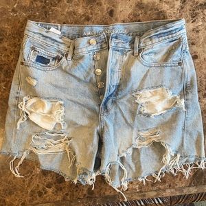 American Eagle 90’s boyfriend shorts